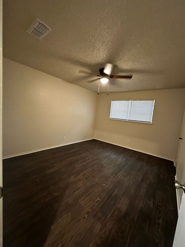 Building Photo - 312 Tammy Lynn Dr