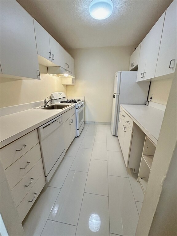 Building Photo - 33 Pond Ave