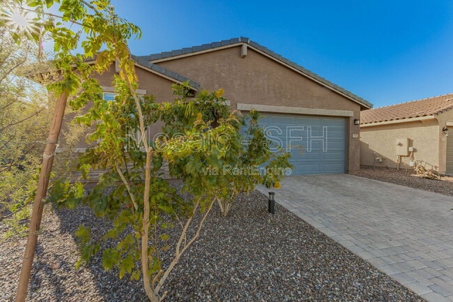 Building Photo - 35394 N Perennial St