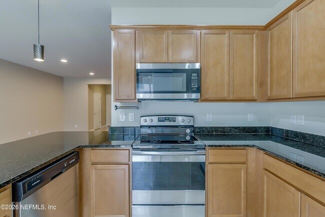 Building Photo - 7021 Buroak Ct