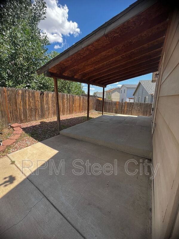 Building Photo - 4908 Prospect Dr