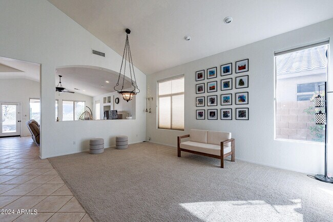 Building Photo - 2017 E Creedance Blvd