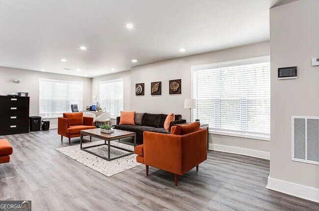 Building Photo - 1173 N Hairston Rd