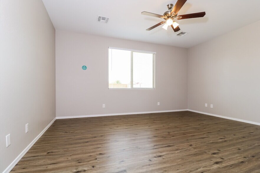 Building Photo - 6114 S 30th Ln