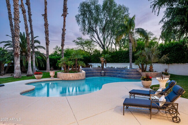 Building Photo - 6649 E Berneil Dr