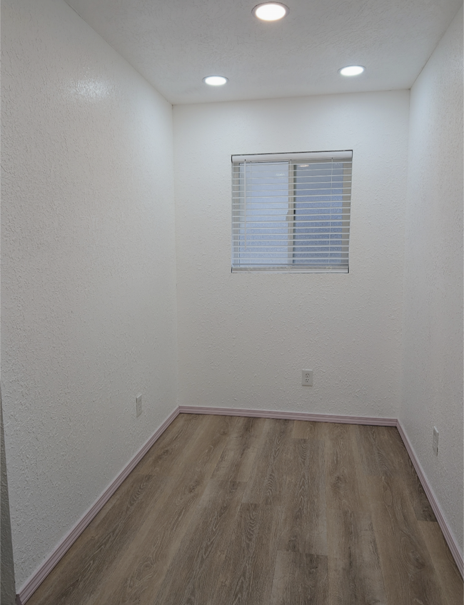 Building Photo - 1417 S Kimball Ave
