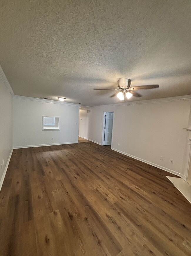 Building Photo - 2 Bed 2 Bath Pelham Available for immediat...