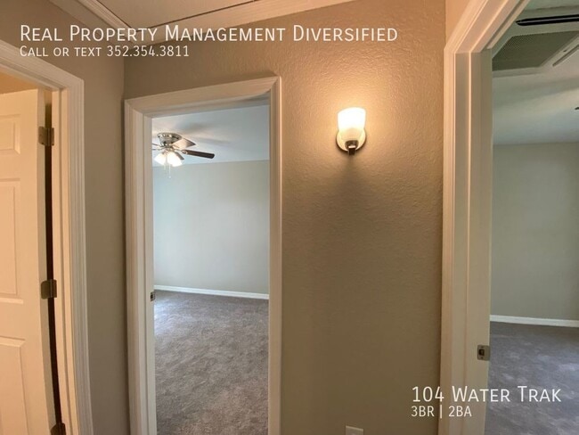 Building Photo - 104 Water Trak
