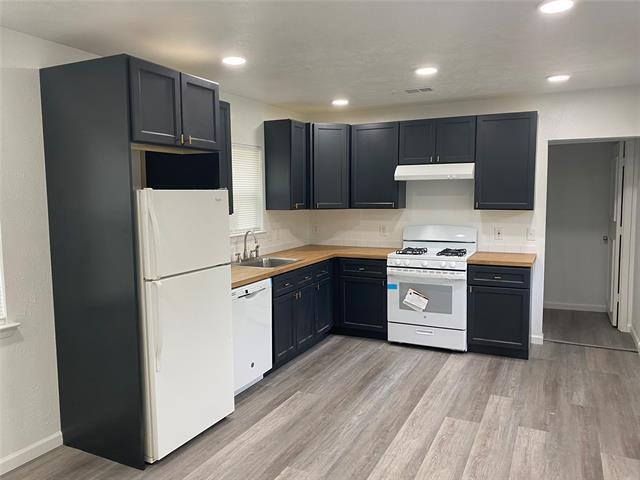 Building Photo - 1617 Meadowbrook Dr
