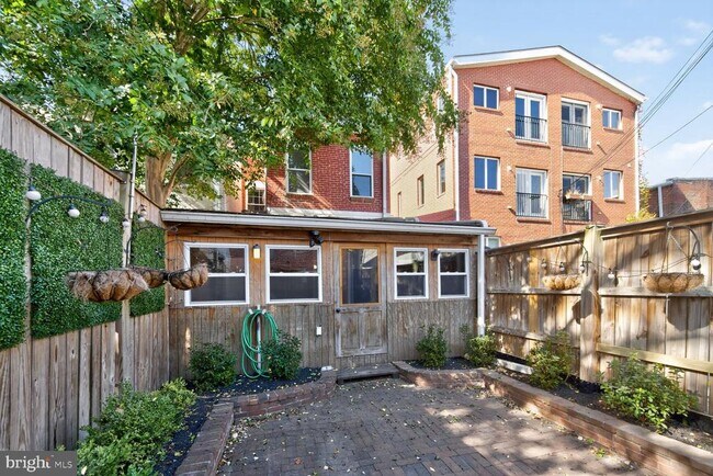 Building Photo - 1635 Marion St NW