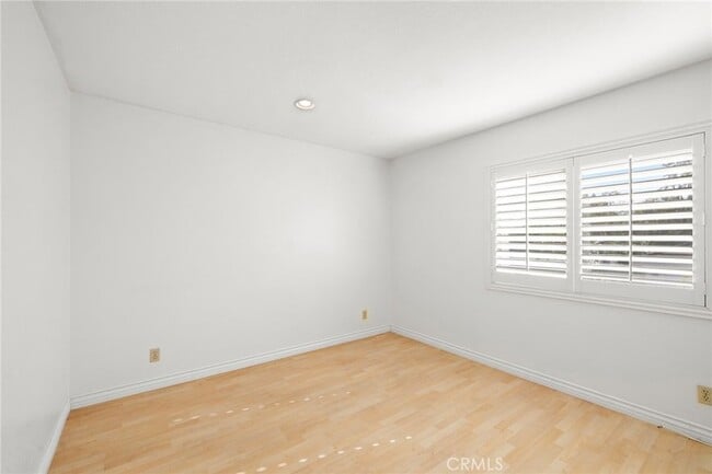 Building Photo - 46 Silkberry