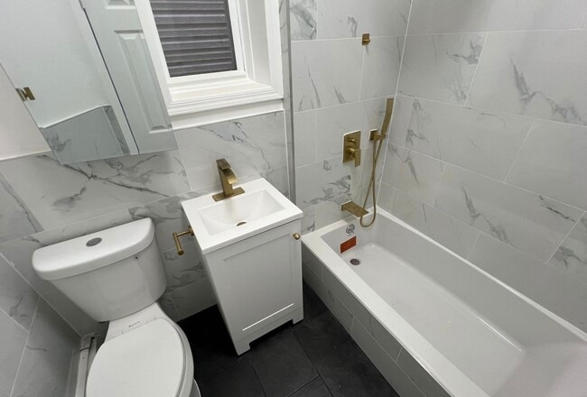 Building Photo - 207 Arlington Ave