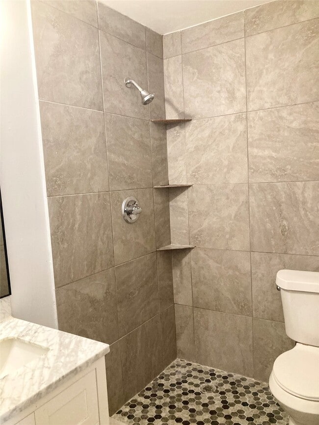 Building Photo - 331 Terminal St