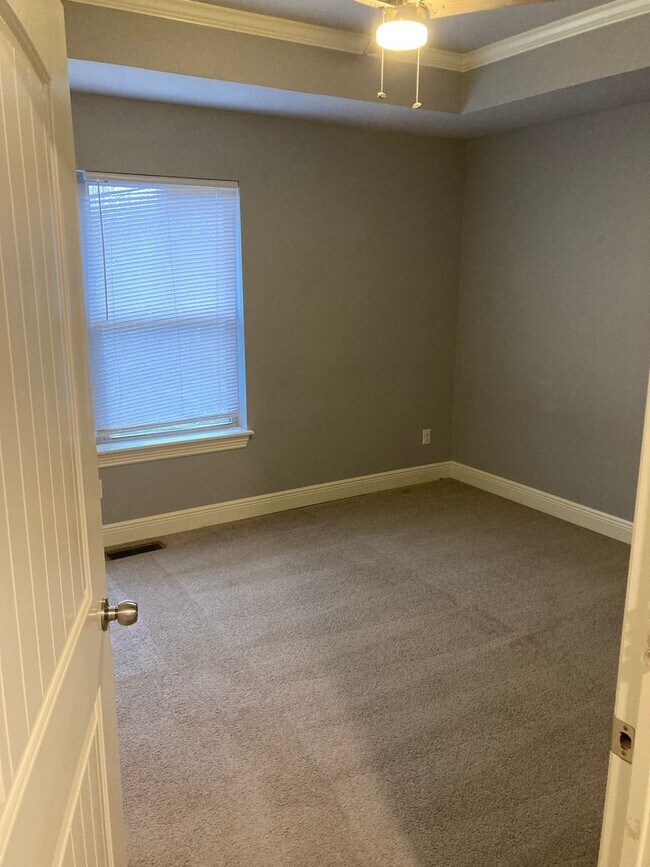 Building Photo - PRE-LEASING Adorable 3 bedroom 3.5 bath Duplex!