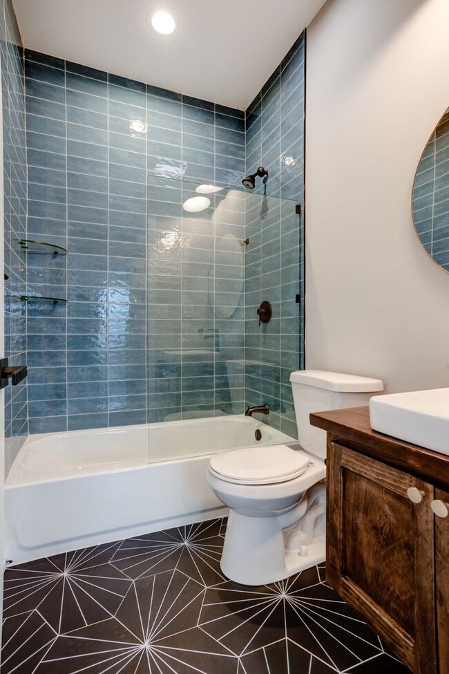 Building Photo - 2638 N 33rd St