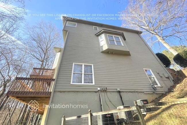 Building Photo - 4894 Day Lily Way