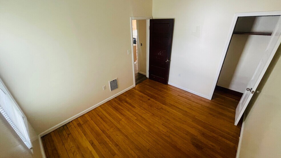 Building Photo - 1560 Miller St
