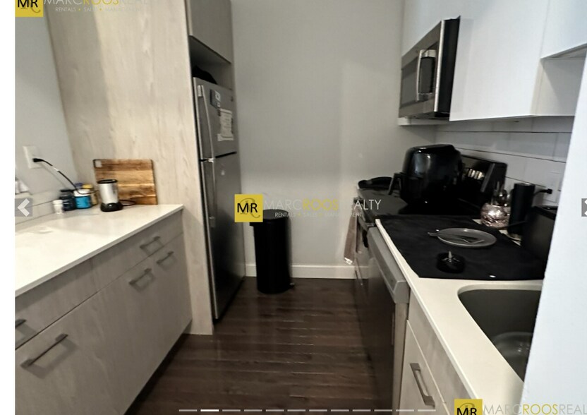 Building Photo - 50 Queensberry St