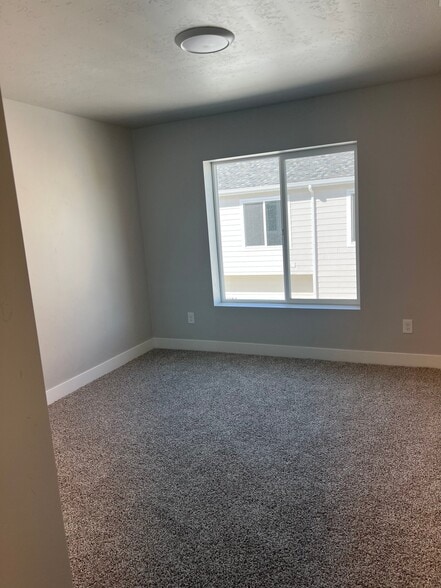 Building Photo - 1197 S 200 E
