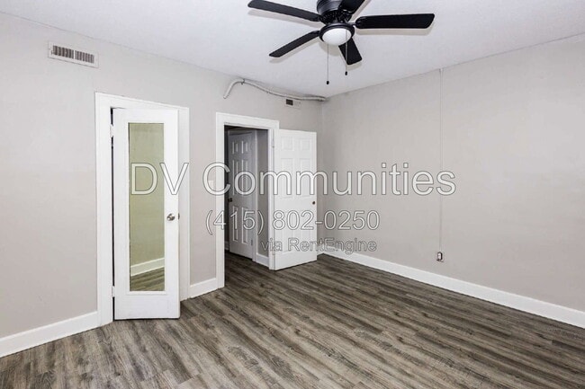 Building Photo - 2988 S Moreland Blvd