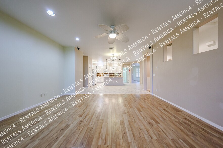 Building Photo - 30984 N Obsidian Dr