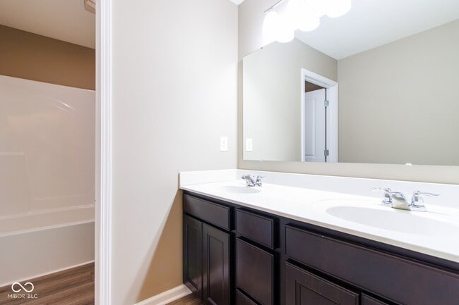 Building Photo - 6610 Aberdeen Dr