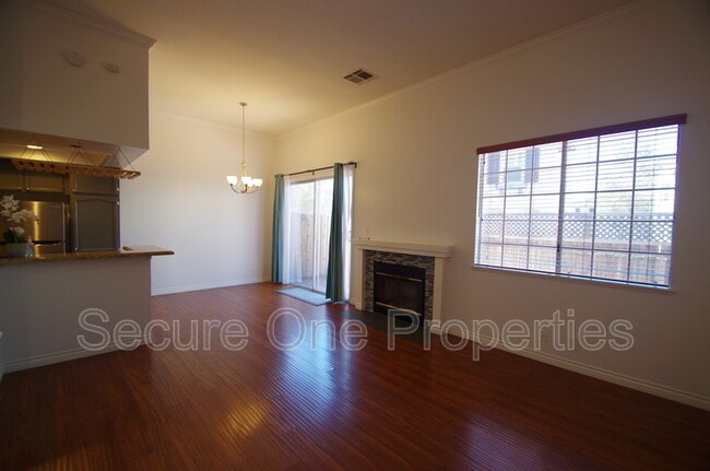 Building Photo - 235 Hill Ranch Dr