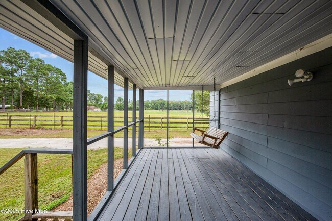 Building Photo - 741 Cindas Ln