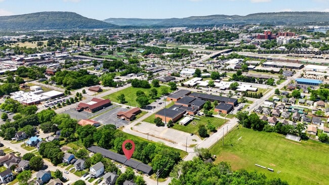 Building Photo - 437 Carver Ln