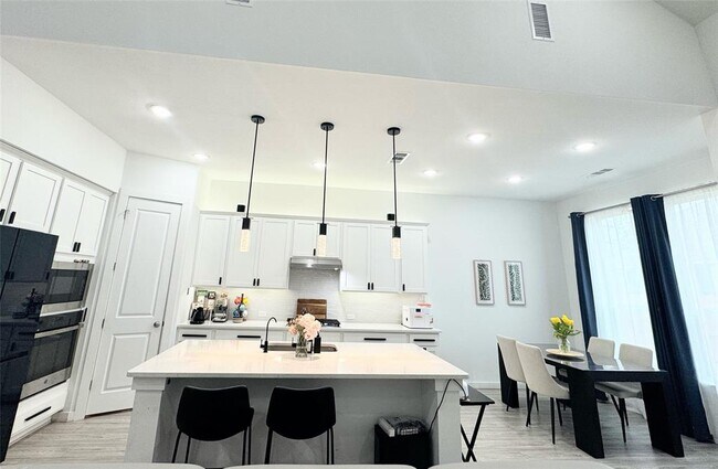 Building Photo - 4418 Hannover Wy