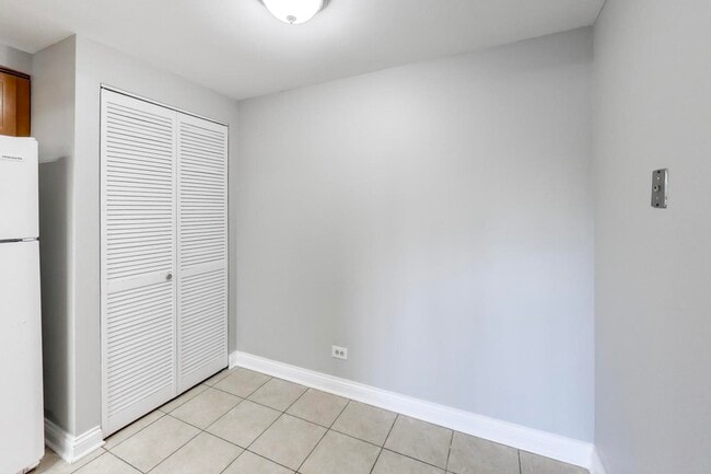 Building Photo - 6340 Americana Dr