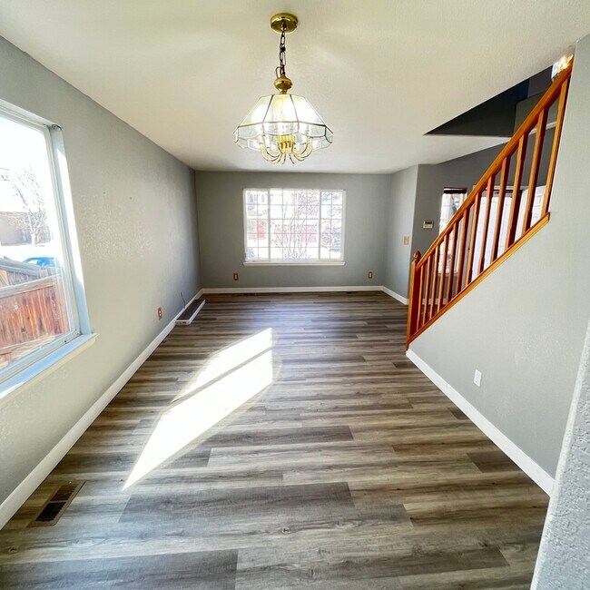 Building Photo - 1324 W 111th Pl