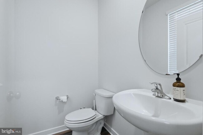 Building Photo - 369 Soft Rush Ln