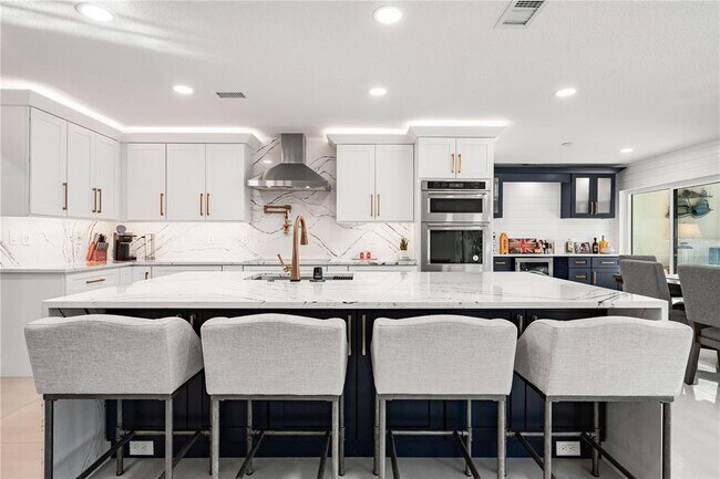 Building Photo - 2500 Monterey St