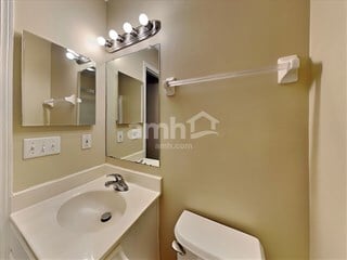Building Photo - 1217 Walker Springs Dr
