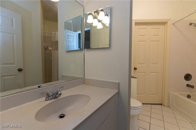Building Photo - 12040 Summergate Cir