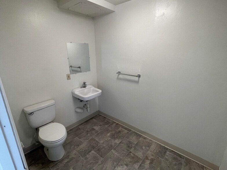 Building Photo - 673 Rigby Ave