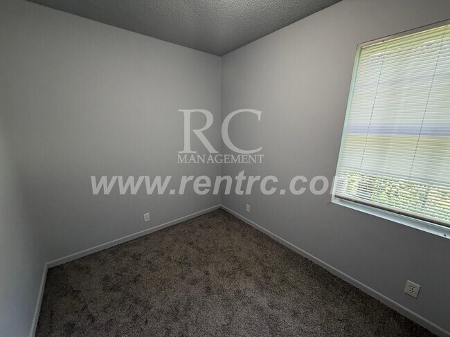 Building Photo - 15986 Arrowhead Rd
