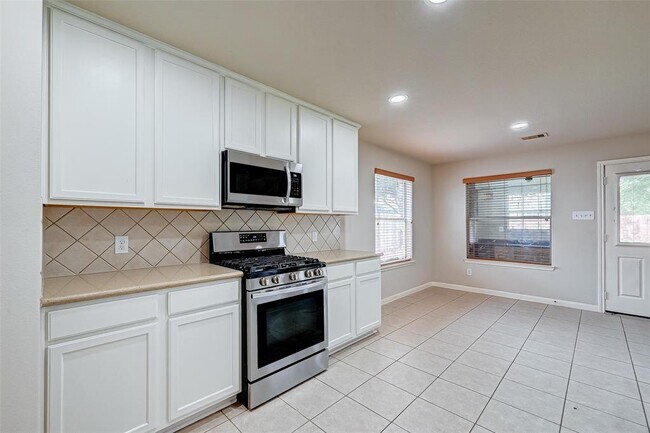 Building Photo - 2310 Diamond Springs Dr