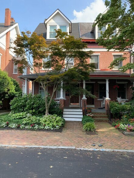 Primary Photo - 406 Dean St