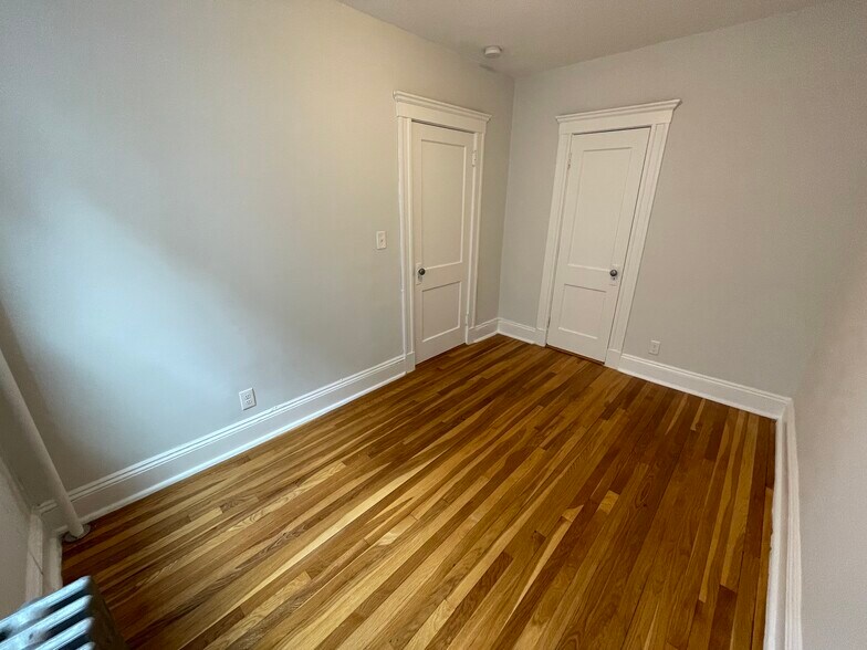 Building Photo - 260 Chestnut Hill Ave