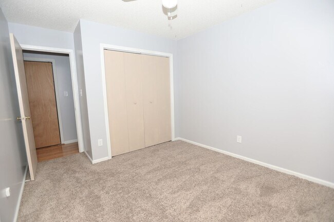 Building Photo - 621 S Hampton Dr