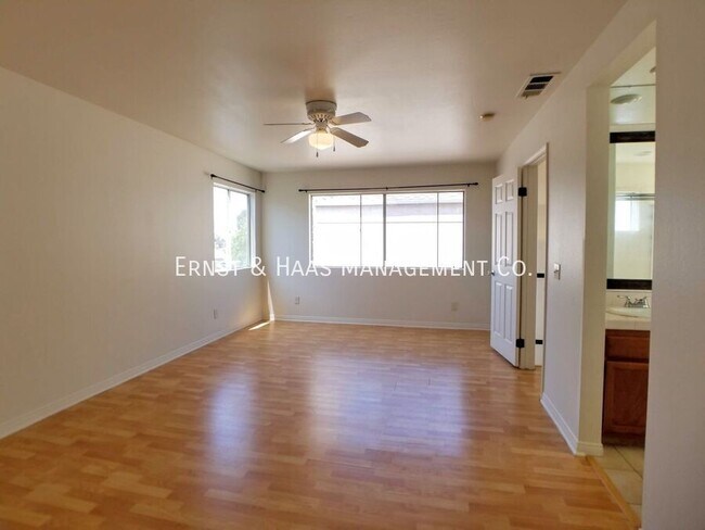 Building Photo - 3824 Golden Ave
