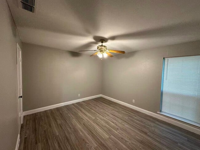 Building Photo - Great location!! Dont miss this 3 Bed house with a good rent