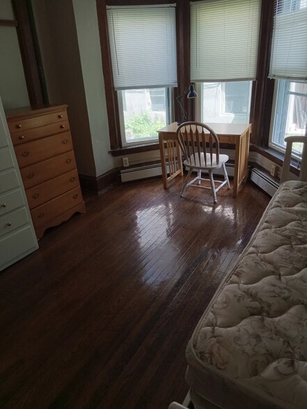 Apt. 3 - Downstairs Bedroom - 523 E State St