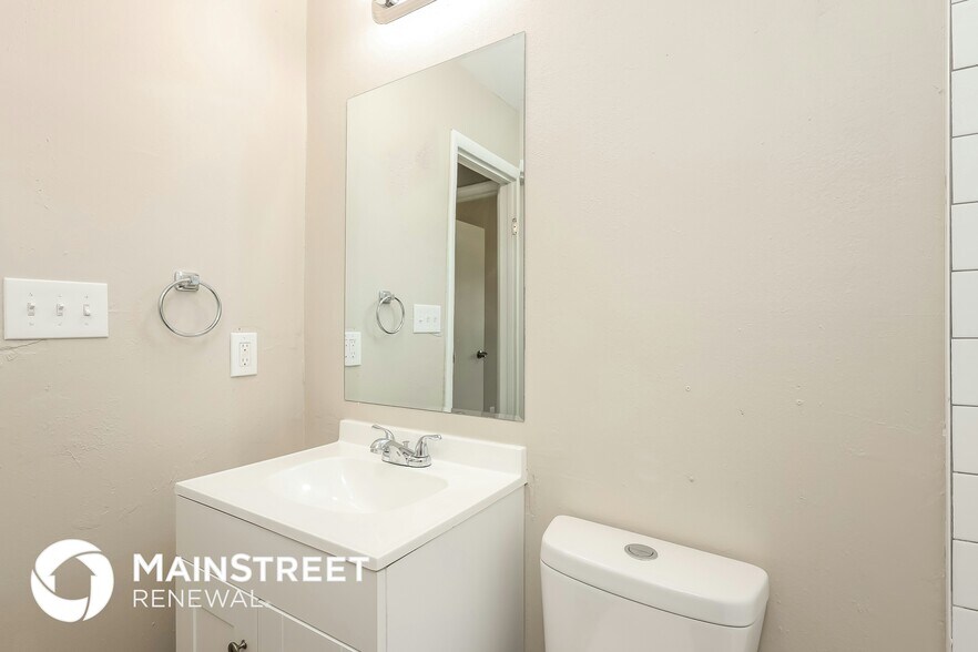 Building Photo - 624 E Towry Dr