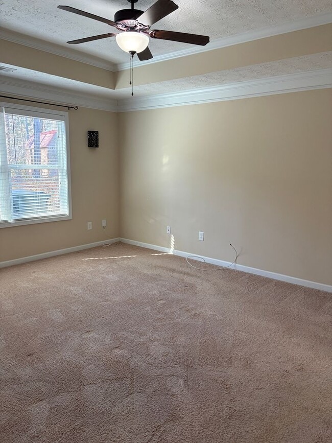 Building Photo - Beautiful Stepless Ranch