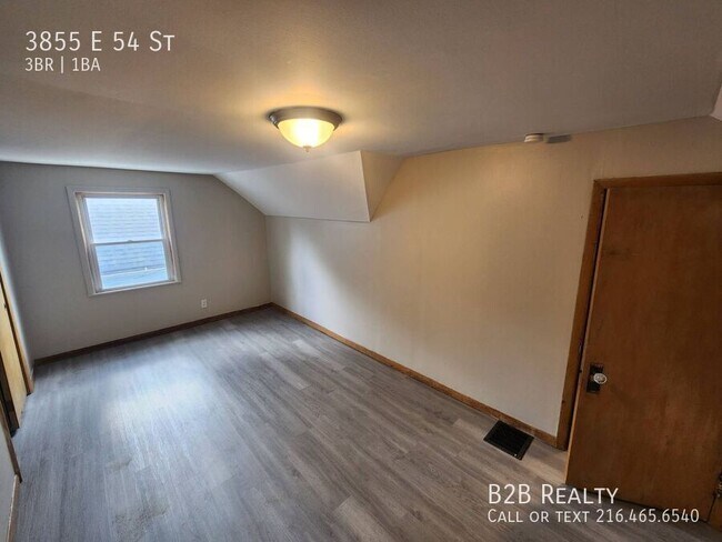 Building Photo - 3855 E 54th St
