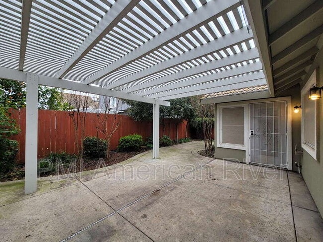 Building Photo - 5628 Bolton Way