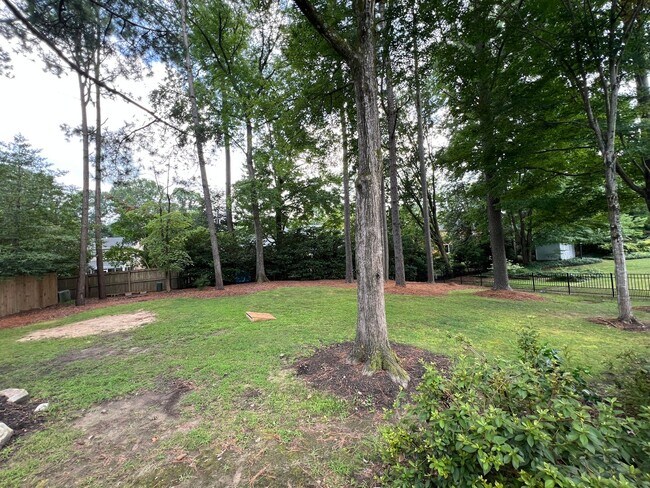 Building Photo - Beautifully Remodeled Colonial in James La...